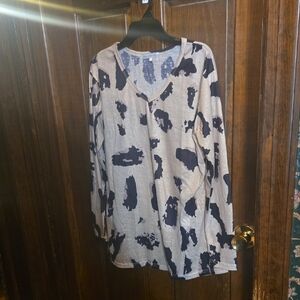 Stylish Women's V-Neck Blouse - Black and White